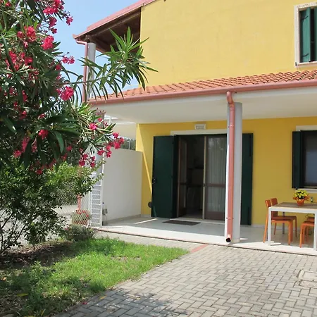 Holiday home Jolanda By Interhome